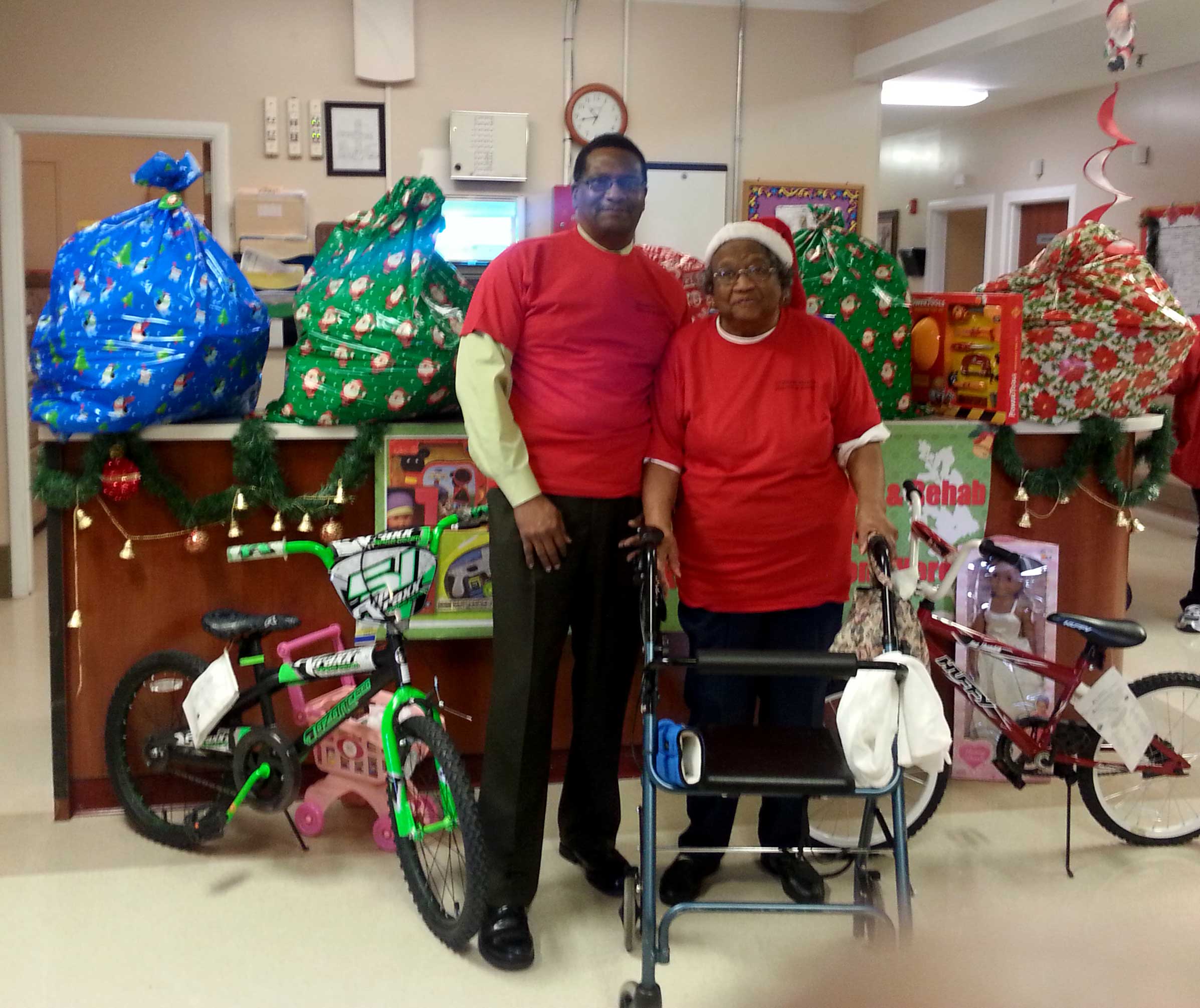Nursing Home Residents Spread Christmas Cheer